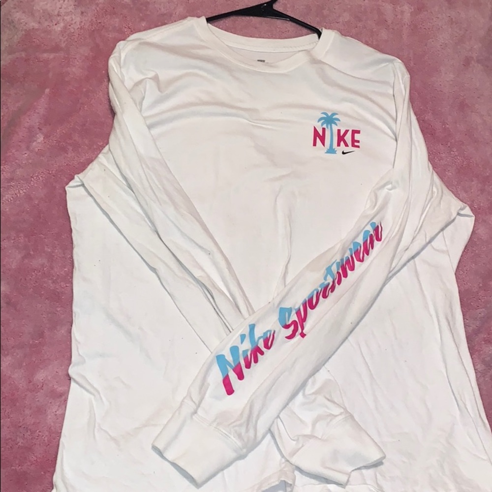 Nike tshirt